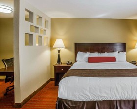 Quality Suites Nashville Airport