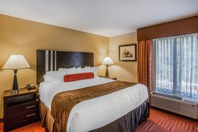 Quality Suites Nashville Airport
