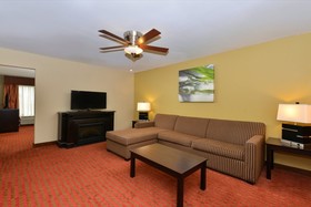 Quality Suites Nashville Airport