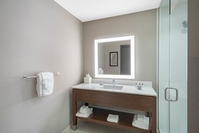 Hampton Inn by Hilton Nashville Airport Century Place