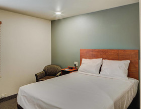 WoodSpring Suites Nashville Southeast