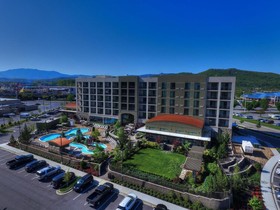 Courtyard Pigeon Forge