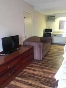 Bear Mount Inn & Suites
