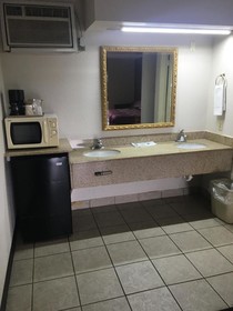 Bear Mount Inn & Suites