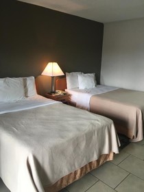 Bear Mount Inn & Suites