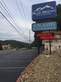 Bear Mount Inn & Suites