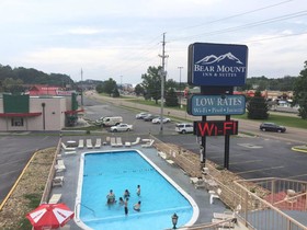 Bear Mount Inn & Suites