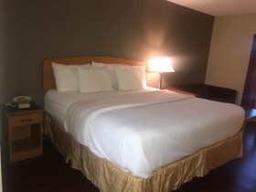 Bear Mount Inn & Suites