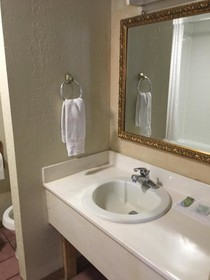Bear Mount Inn & Suites