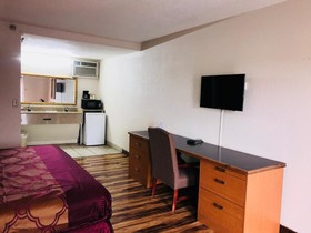 Bear Mount Inn & Suites