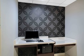 La Quinta Inn & Suites by Wyndham Knoxville North I-75