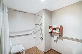 La Quinta Inn & Suites by Wyndham Knoxville North I-75