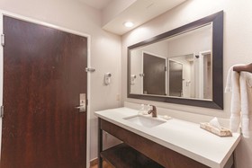 La Quinta Inn & Suites by Wyndham Knoxville North I-75
