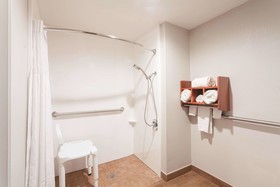 La Quinta Inn & Suites by Wyndham Knoxville North I-75