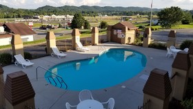 Super 8 by Wyndham Knoxville North/Powell