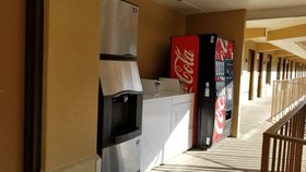 Super 8 by Wyndham Knoxville North/Powell