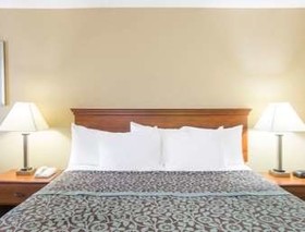 Days Inn by Wyndham Ripley