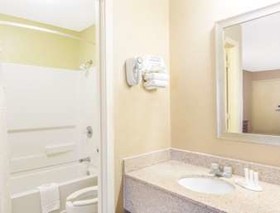 Days Inn by Wyndham Ripley