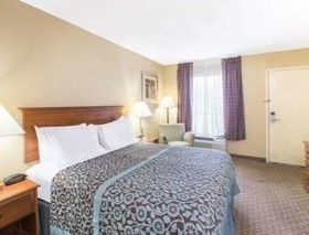 Days Inn by Wyndham Ripley