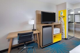 Days Inn by Wyndham Savannah