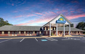 Days Inn by Wyndham Savannah