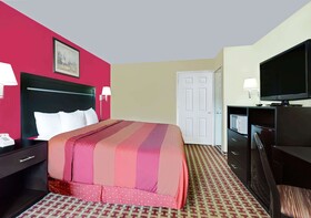 Days Inn by Wyndham Savannah