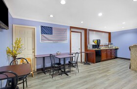 Days Inn by Wyndham Savannah