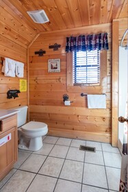 SmokyStays Bears Den Cabin
