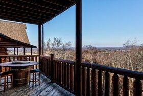 SmokyStays Bears Den Cabin