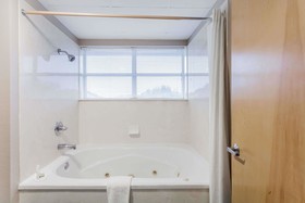 Super 8 by Wyndham Sevierville Riverside