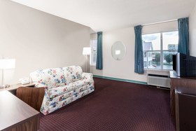 Super 8 by Wyndham Sevierville Riverside