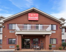 Econo Lodge Inn & Suites