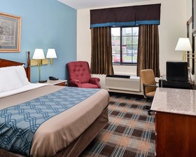 Econo Lodge Inn & Suites