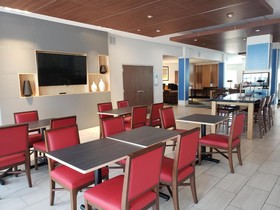 Holiday Inn Express & Suites Nashville North - Springfield