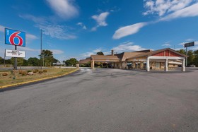 OYO Hotel Sweetwater TN West
