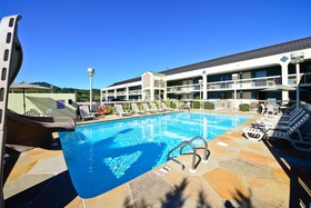 Best Western Cades Cove Inn