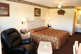 Country Hearth Inn & Suites - Union City