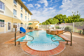 Comfort Suites