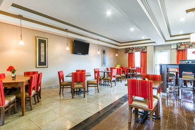 Comfort Suites