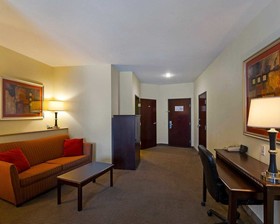 Comfort Suites University