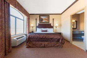 Big Country Hotel & Suites
