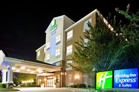 Holiday Inn Express & Suites Dallas-Addison