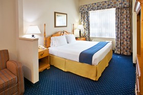 Holiday Inn Express & Suites Dallas-Addison