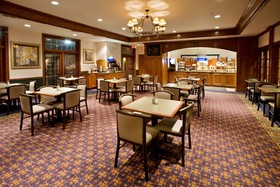 Holiday Inn Express & Suites Dallas-Addison