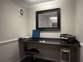 La Quinta Inn & Suites by Wyndham Dallas - Addison Galleria