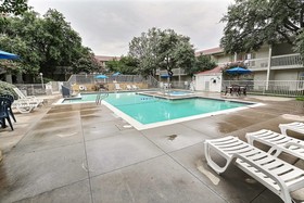 Motel 6 Dallas - Addison