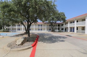 Motel 6 Dallas - Addison