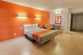 Motel 6 Dallas - Addison