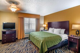 Quality Suites Addison-Dallas