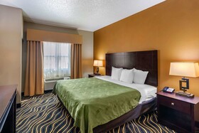 Quality Suites Addison-Dallas